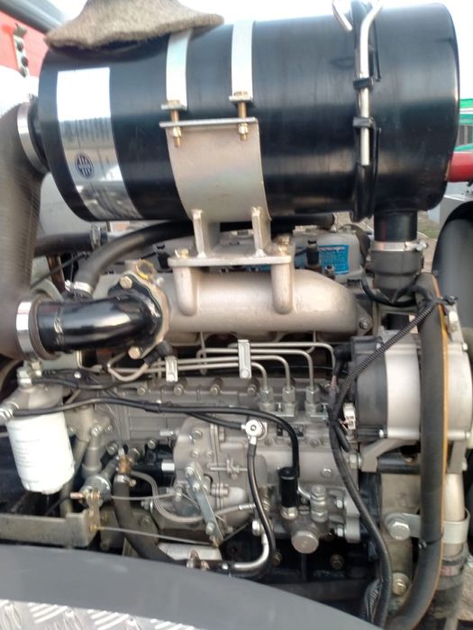 Трактор погрузчик