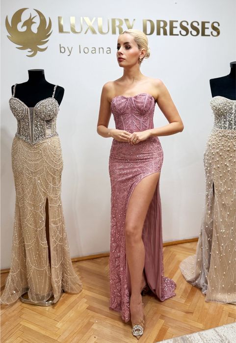 Rochie, majorat, banchet, nasa, super sexy, kosovo cu trena detasabila