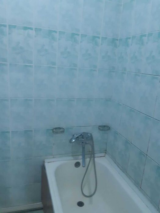 Шухрат кафе ёнида 1-хона 2-хона қилинган кв ижарага берилади 1-қават