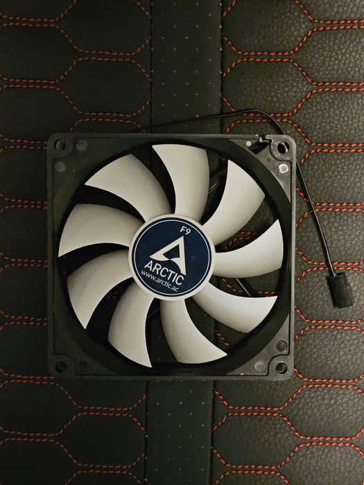 Ventilator carcasa PC Arctic Cooling 92mm