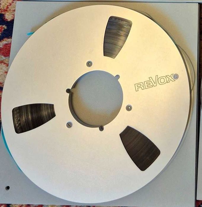 Role si benzi ReVox pentru magnetofon.