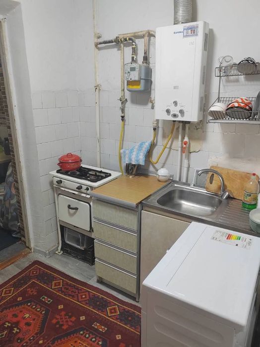 Срочно! Квартира на Мирабад -Бакалея 1/3/4 общ пл 36м с обстановкой