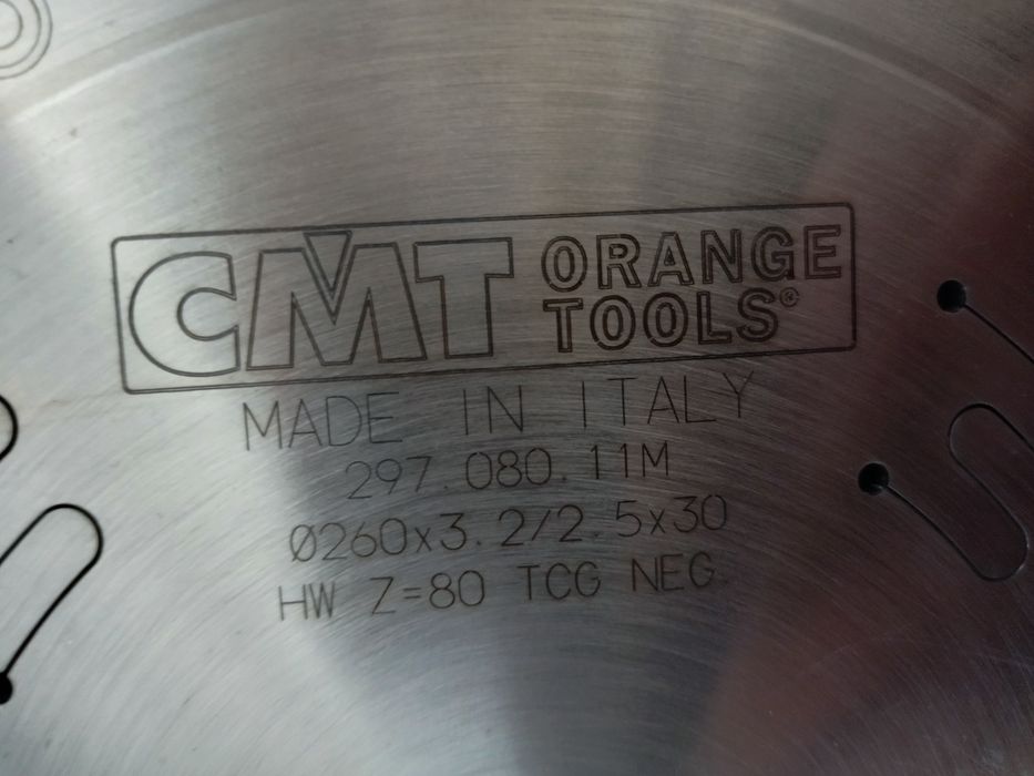 Отрезной диск по дереву