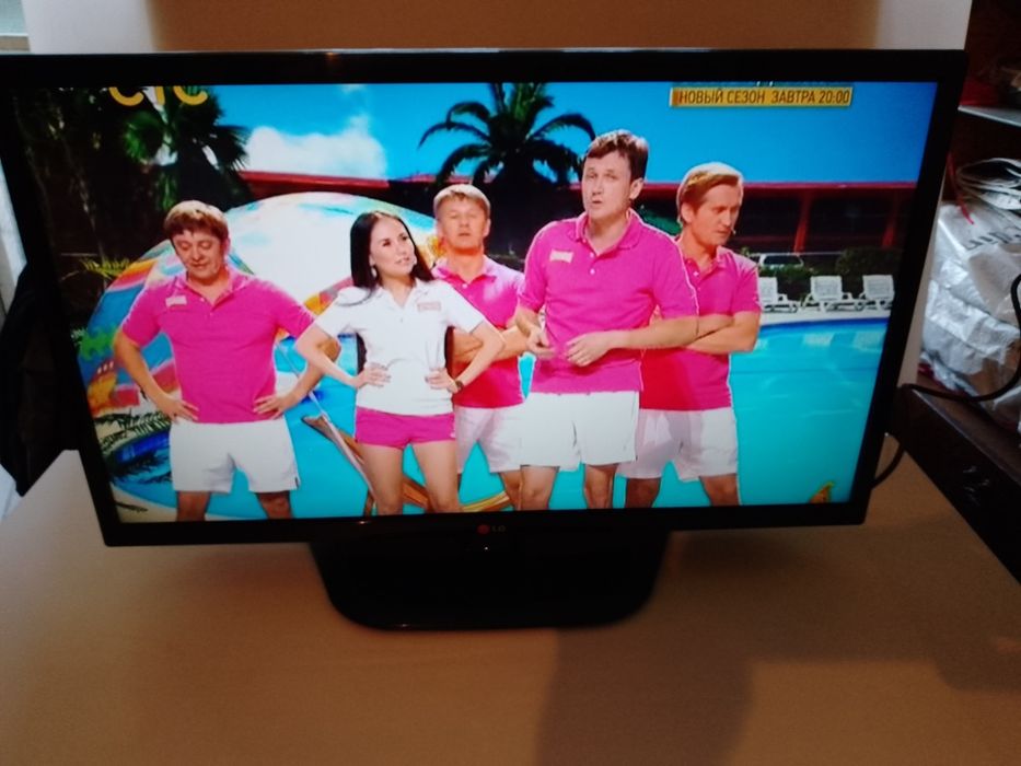 Телевизор LG 83см.