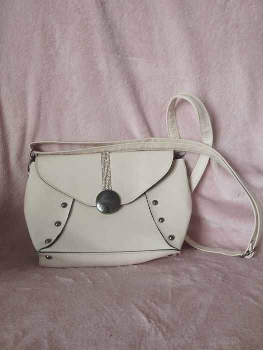 Бежова лятна чанта