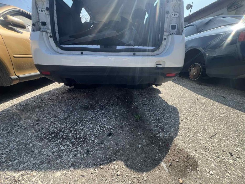 Задна броня за  DACIA DUSTER 1.5dci disel 2013 година бяла оригинална