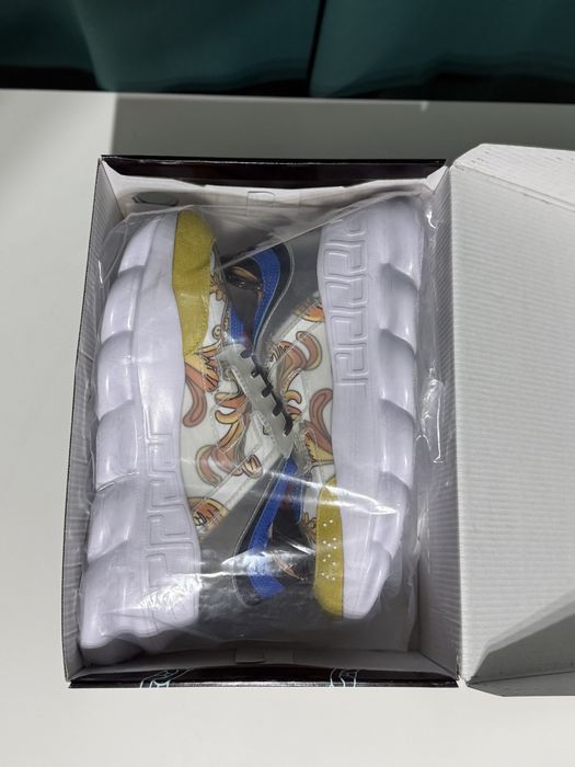 Versace Chain Reaction