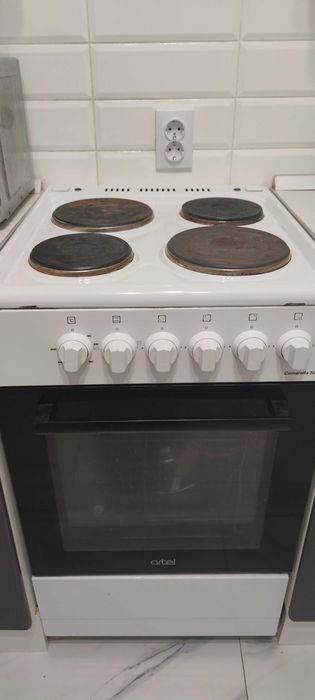 Продам плиту artel