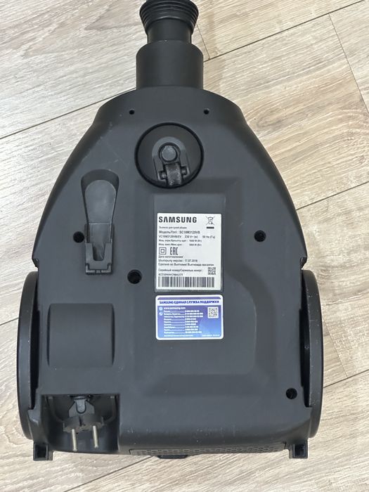 Пылесос Samsung SC18M3120VB