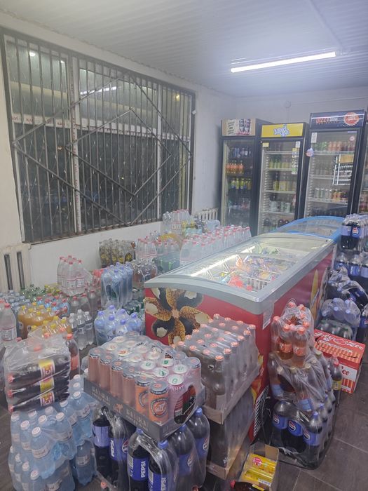 Задаётся магазин в аренду