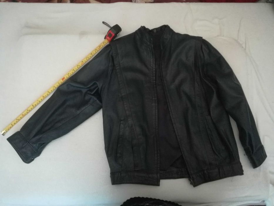 Две дамски кожени якета