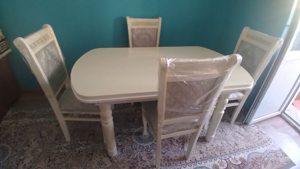 Кухный стол 1.5 стулия 4