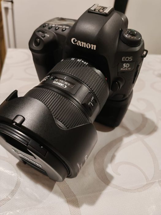 Комплект фотоапарат Canon EOS 5D Mark IV.