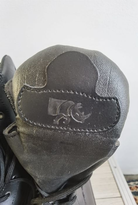 Bocanci rhyno 300 lei 45