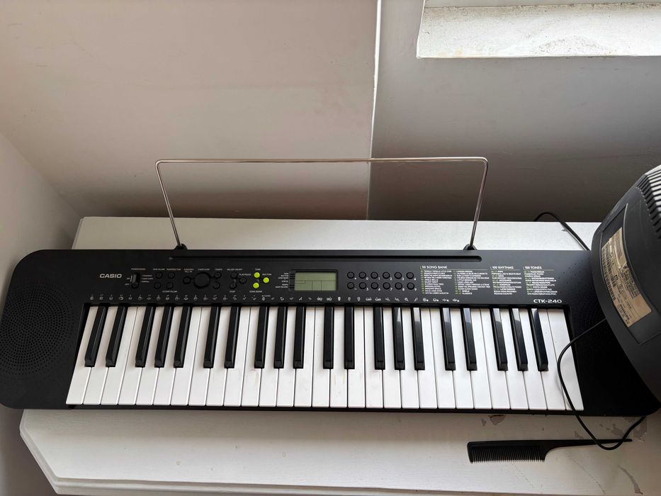 Piano Casio CTK-240