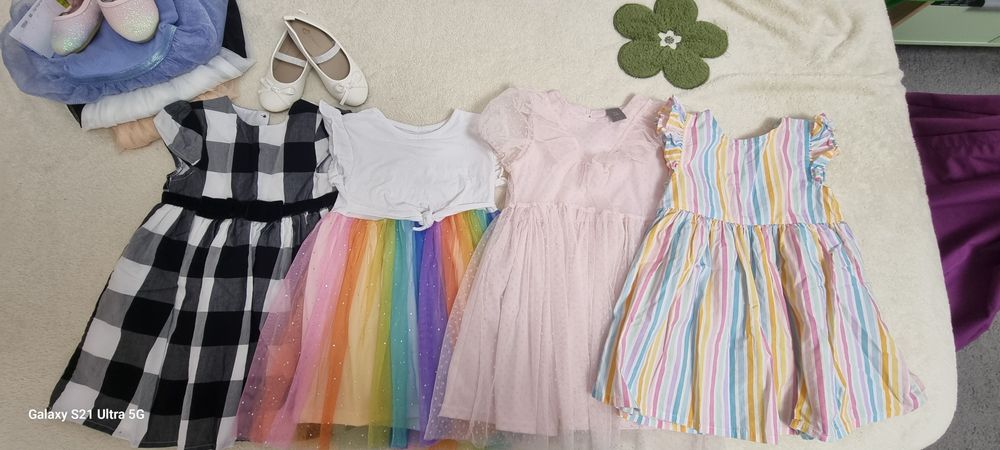 Lot rochite si balerini