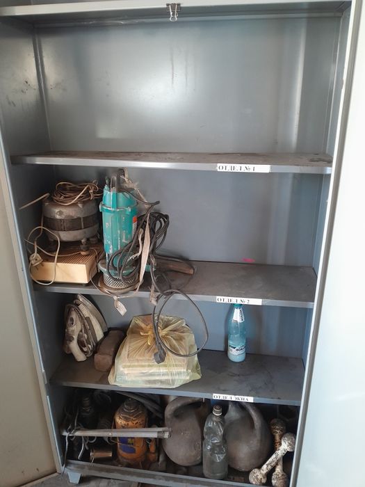 Продаю шкаф железный