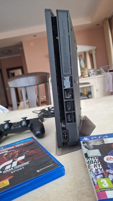 PlayStation 4 slim