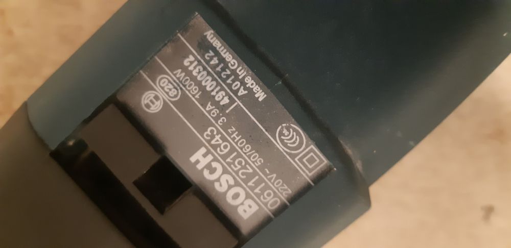 Перфоратор BOSCH 2-28  DFV 1600 W вата