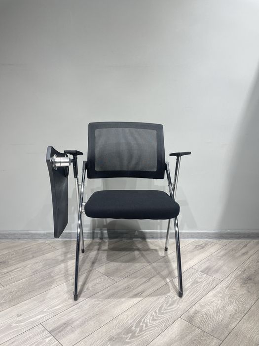 Офисный стул с пюпитром для концеренций учебных центров