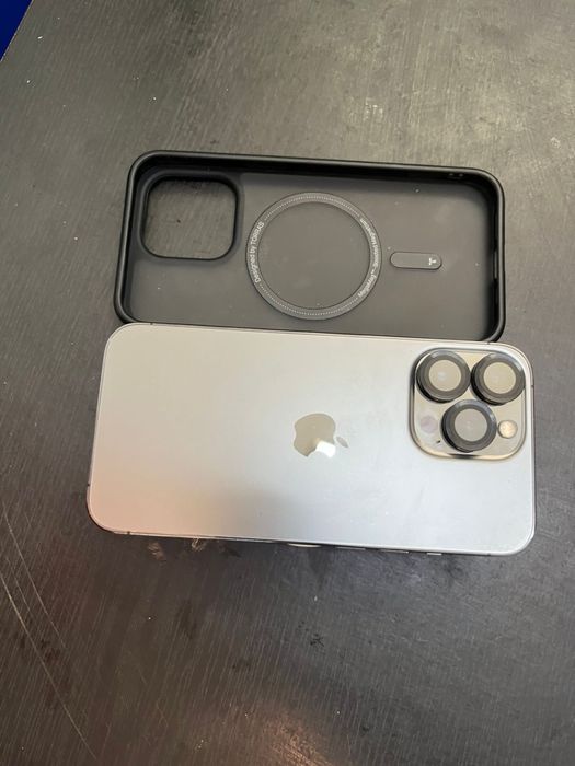 Продам Айфон 13про на 256гб