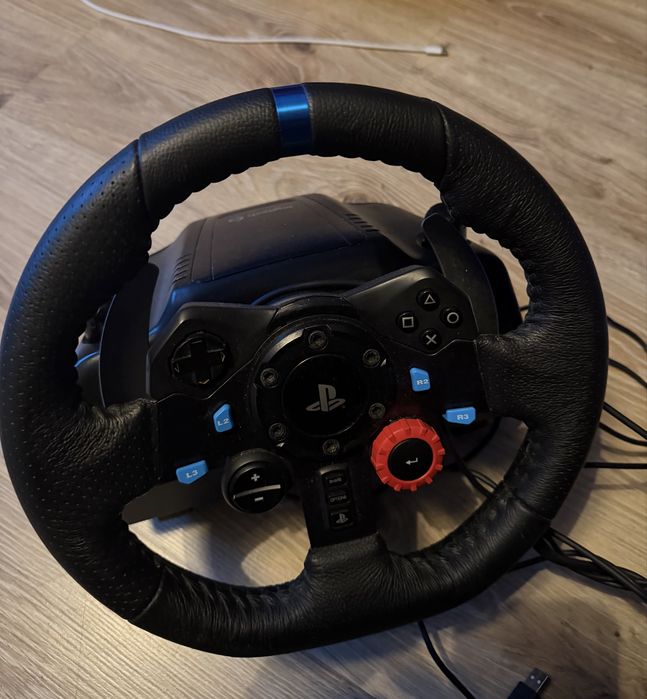 Волан с педали и скоростен лост Logitech G29