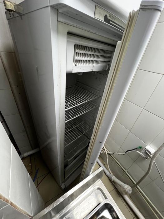 Продаю Холодильник не рабочий