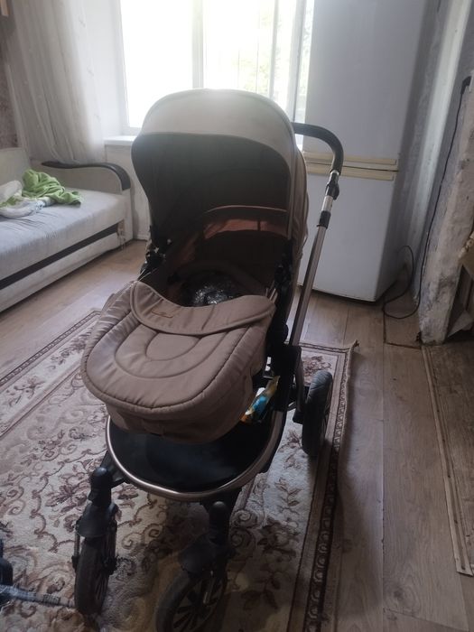Продам детскую коляску