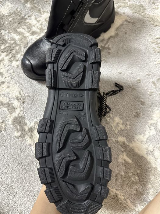 Ботинки заводские 42 размер