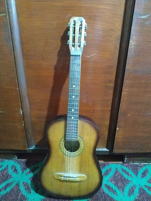 Продается гитара