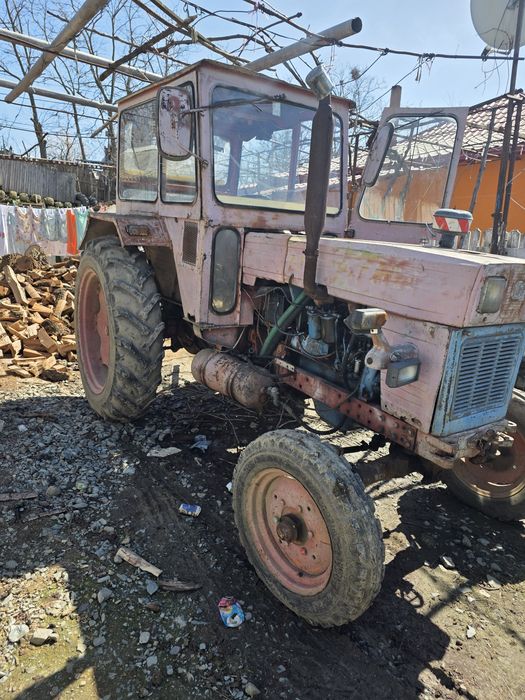 Vând  tractor u650 și utilaje agricole,toate  funcționale