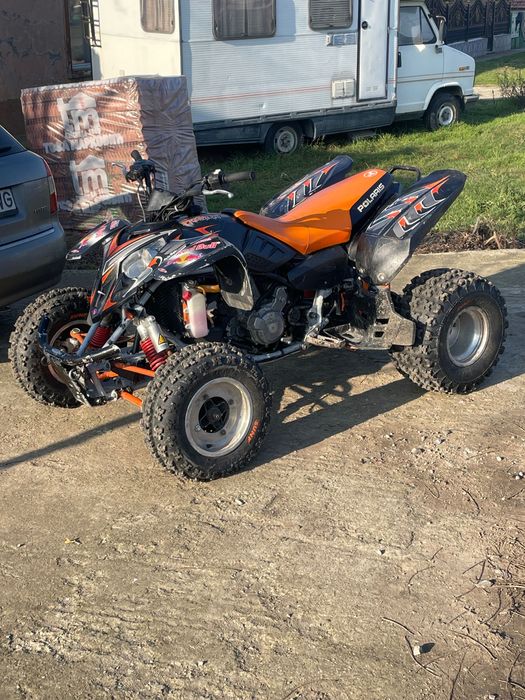 Vând polaris predator 500
