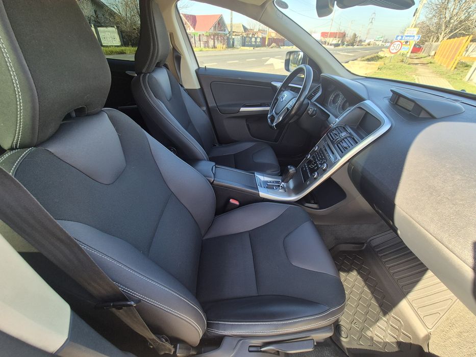 VOLVO XC 60 / 2.4 D / Cutie Automata / 4X4 / Finantare / Garantie