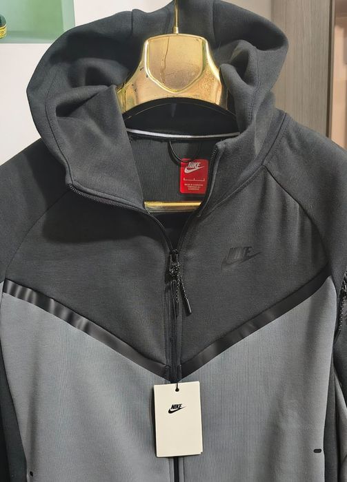 Nike tech fleece colectia 2026