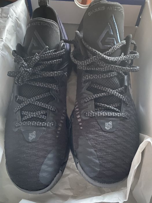 Adidasi  Nike Giannis Immortality