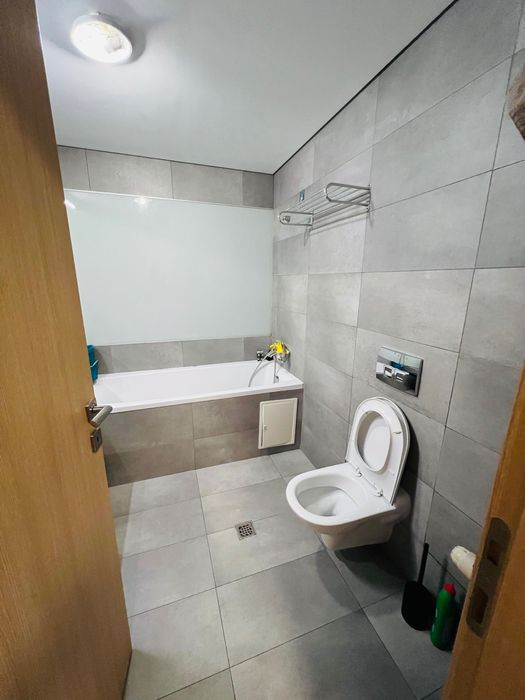 Proprietar, vand apartament 2 camere in Upground,spatios,mobilat,79mp