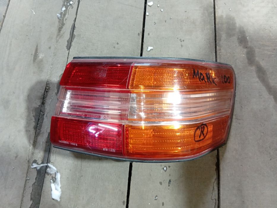 Фонарь задний тойота Марк 2 100к