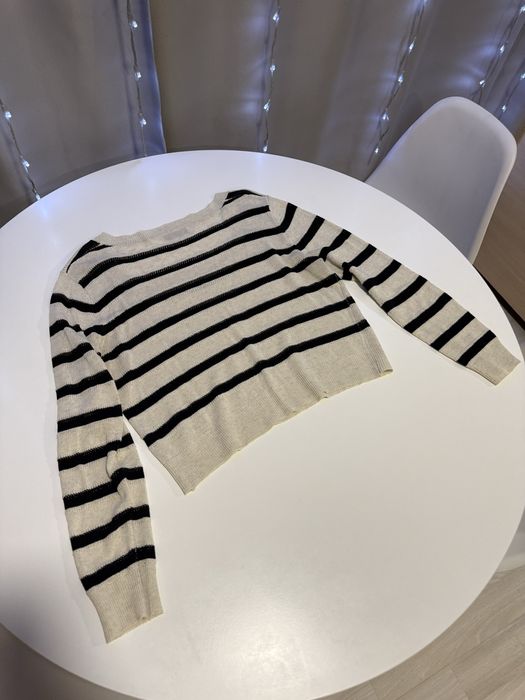 Лонгслив с вырезом