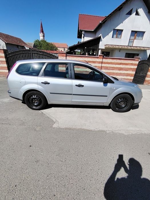 Vând Ford focus An 2006