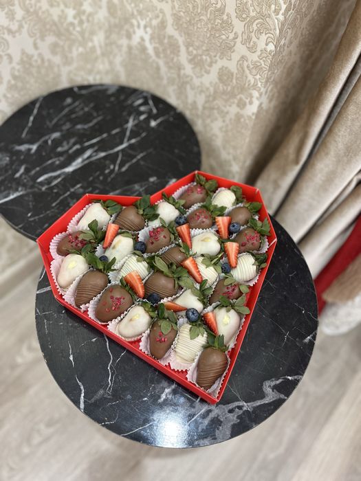 Клубника в шоколаде Астана