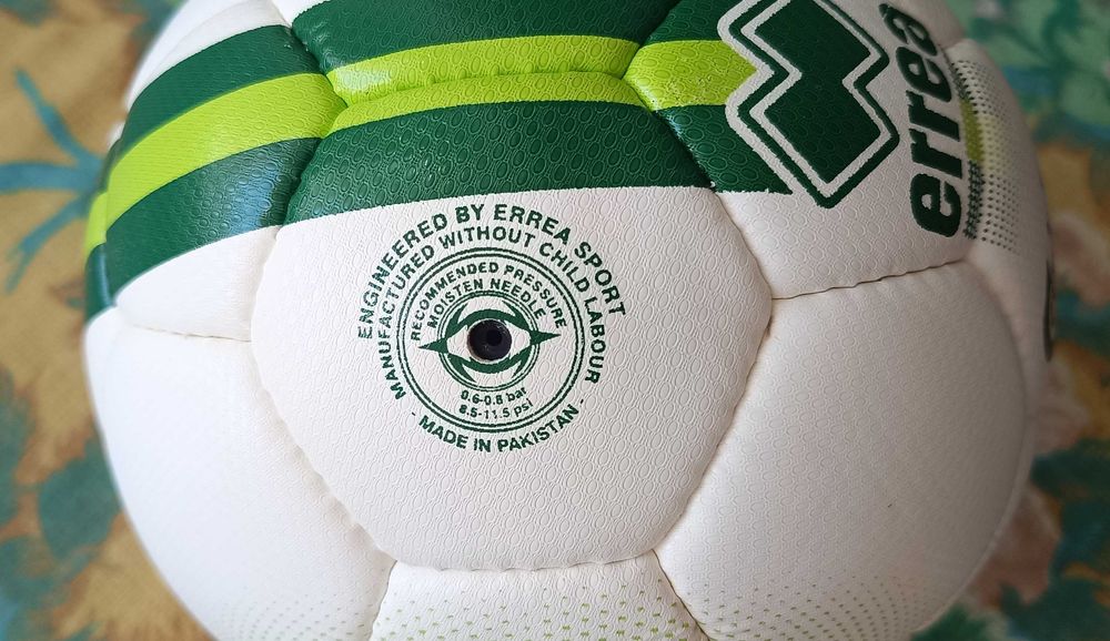 Футболна топка Errea Mercurio 3.0 CARLSBERG. Размер 5. Нова.