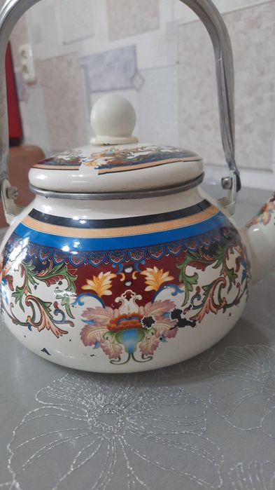 Продам чайник 2л.