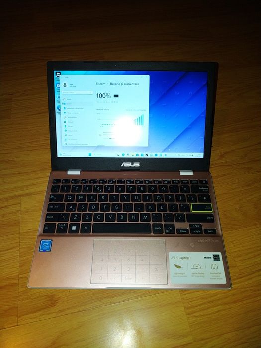 ASUS E210  impecabil Nou