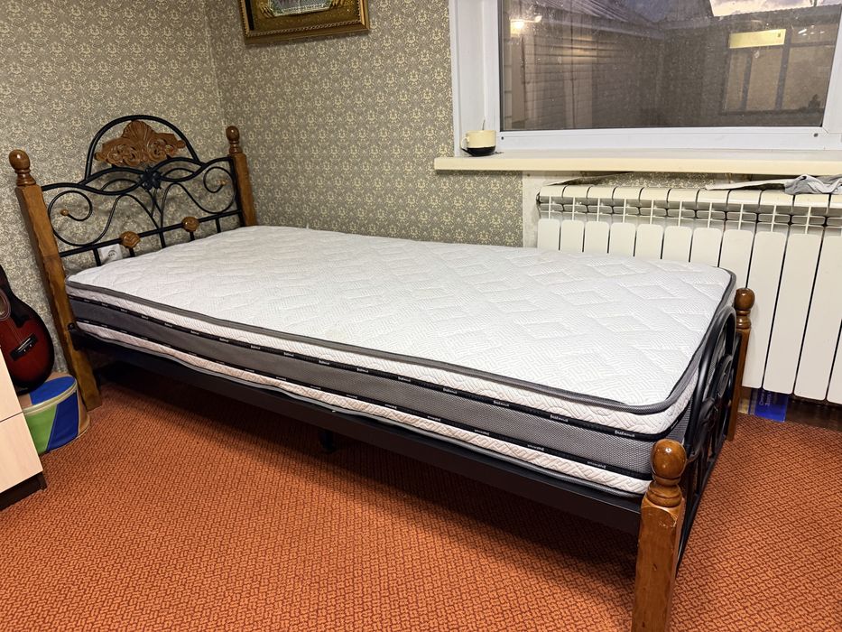 Продам кровать с артопед матрасом