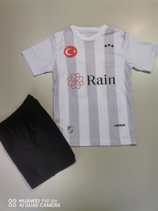 Футболни екипи по 25 лв./бр.