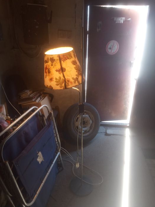 Продам торшер два