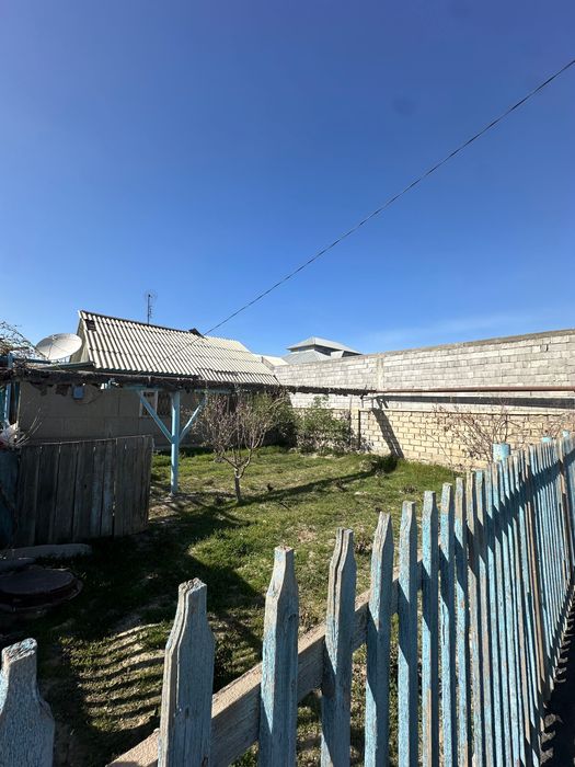 Продаю г. Навои, в военном городке зем. участок 8 соток