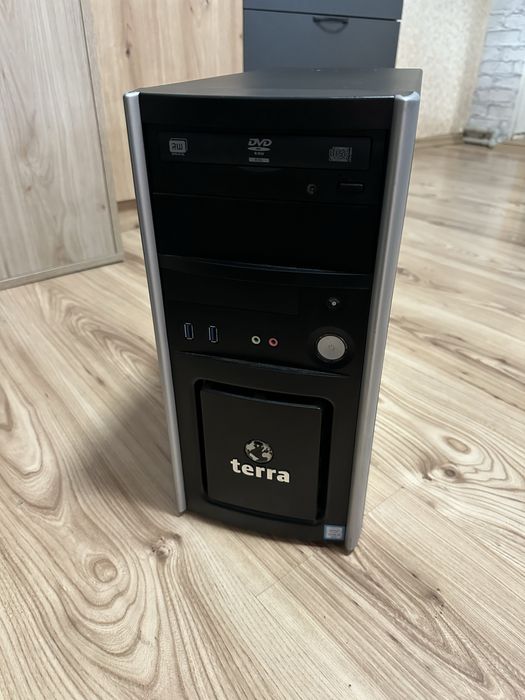 Terra (intel core i5 7500 / 12Ram)