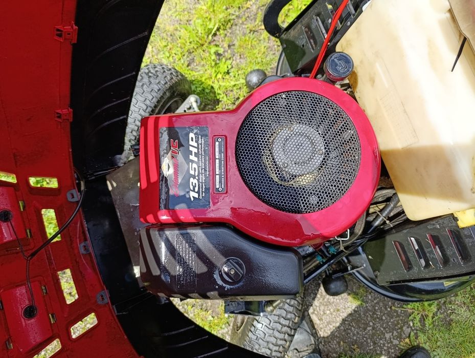 Vand tractoras de tuns iarba Twin Cut