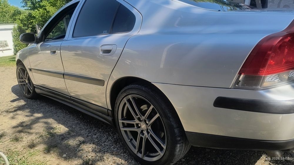Vând Volvo s60 D5